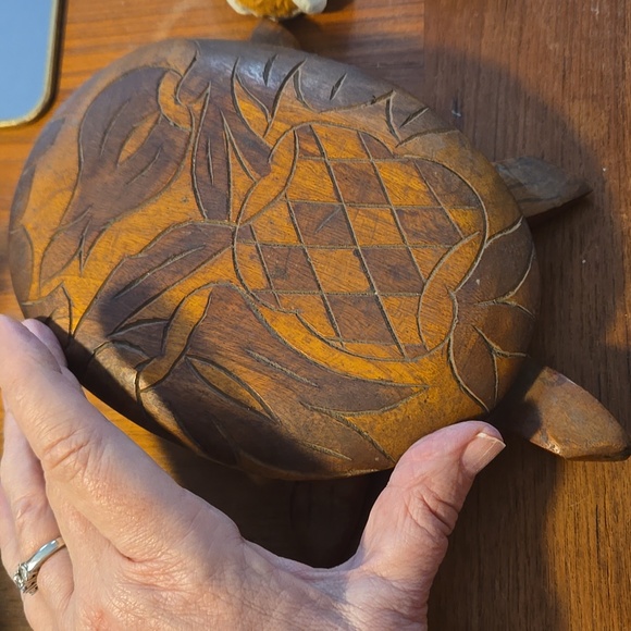 Handmade Wood Carved Trinket Box - Picture 4 of 6